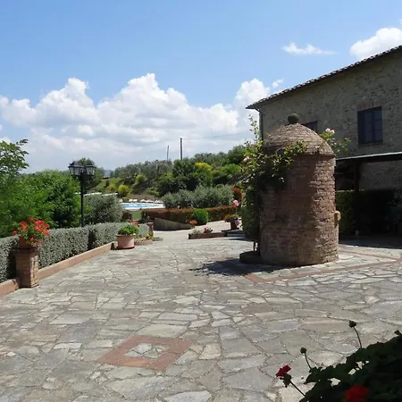 Apartment In With Garden Volterra